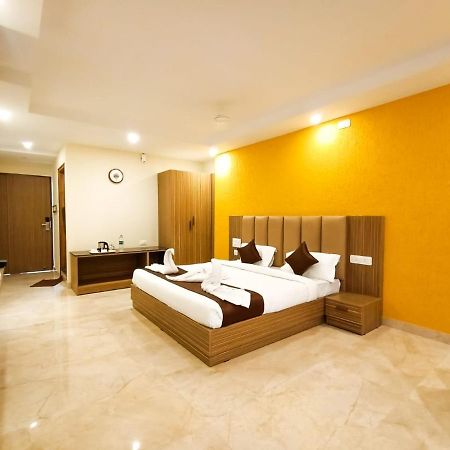 Hotel Maitri Mysuru Zewnętrze zdjęcie
